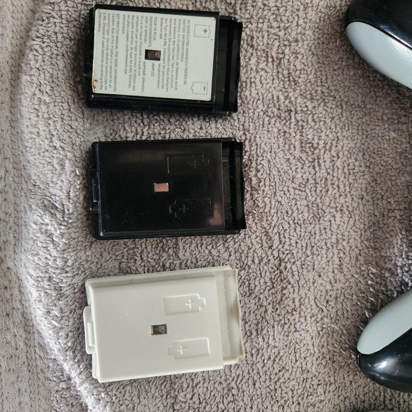 XBOX 360 CONTROLLERS, - Picture 8 of 8